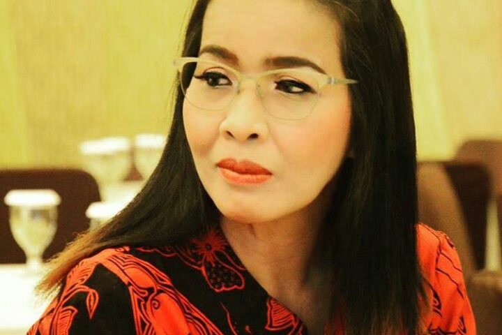 TIPS DAN TRIK MENJADI PENYIAR RADIO YANG HANDAL