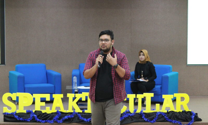 HIFDZI KHOIR AJAK MAHASISWA UDINUS UNTUK BERANI BERKARYA
