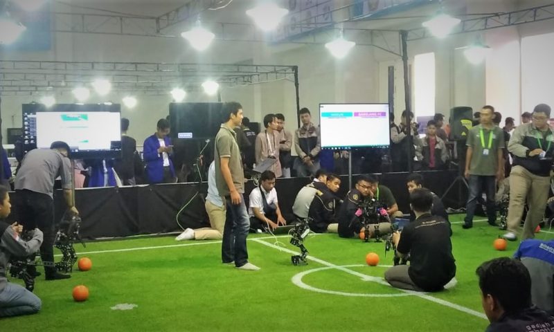 Jelang Pertandingan, Tim Robot KRI 2019 Lakukan Running Test I di Arena Perlombaan
