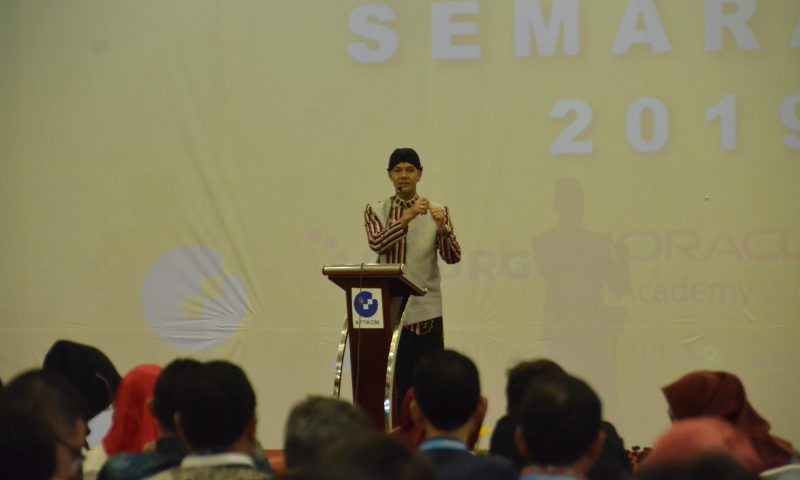 GANJAR BERIKAN MOTIVASI PADA PEMBUKAAN RAKORNAS APTIKOM 2019