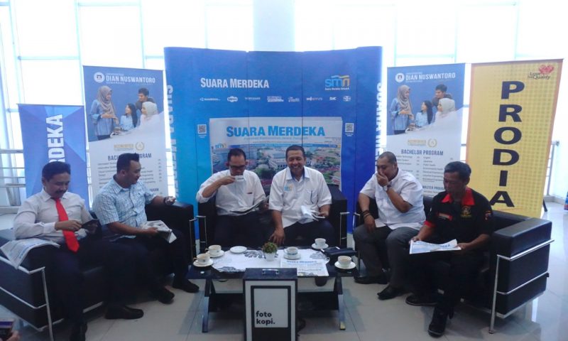SUARA MERDEKA AJAK UDINUS BERDISKUSI SAMBIL NGOPI BARENG