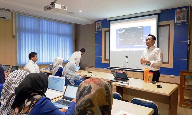 DOSEN FKES UDINUS IKUTI WEBMINAR TELEKONFERENSI ADVANCING SCIENCE