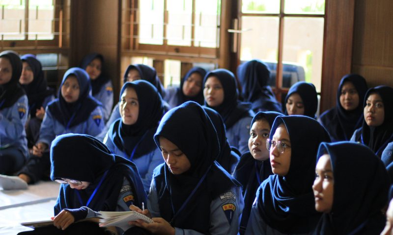 MAHASISWA REKAM MEDIS UDINUS MENGADAKAN MEDICAL RECORD TRAINING