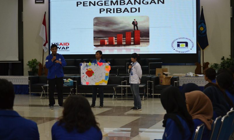 UDINUS GELAR PELATIHAN SOFT SKILS GUNA BEKALI MAHASISWA DALAM DUNIA KERJA