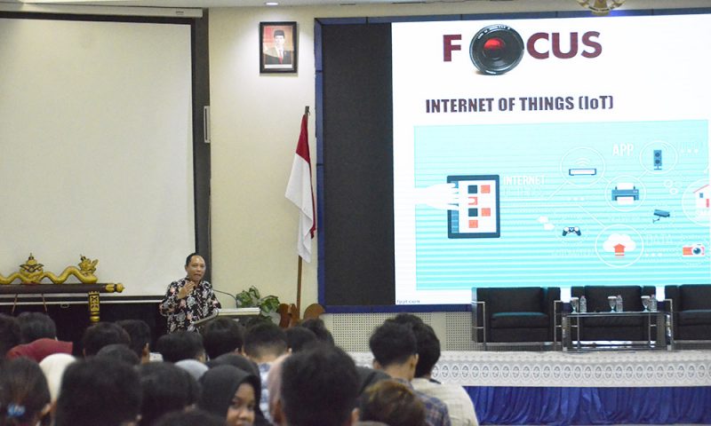 UDINUS AJAK MAHASISWA BERSIAP MENGHADAPI INDUSTRI 4.0