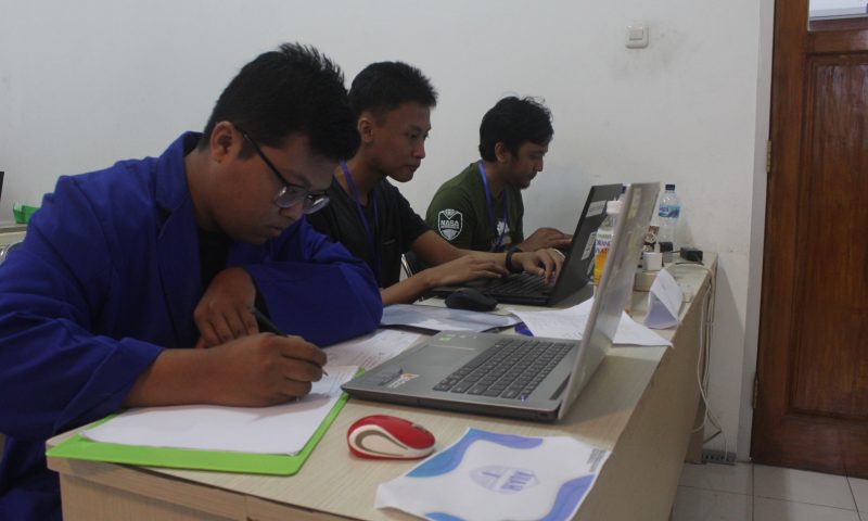 HACKTHON, LOMBA MARATON ‘KODING’ DARI NOL