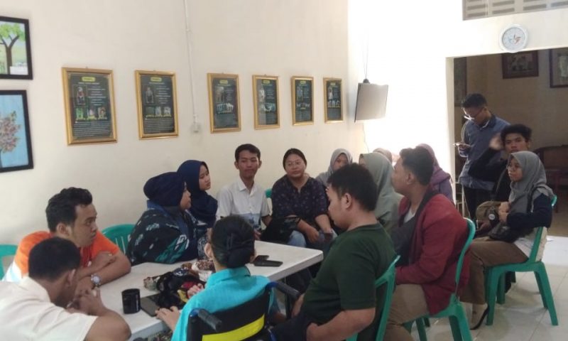 WARTADINUS BANTU DISABILITAS KOTA SEMARANG MENEMBUS BATAS MEDIA MAINSTREAM