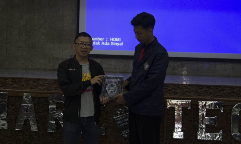 POLINES KENALKAN VIDEOGRAFI LEWAT SHARING TECHNOLOGY 2020