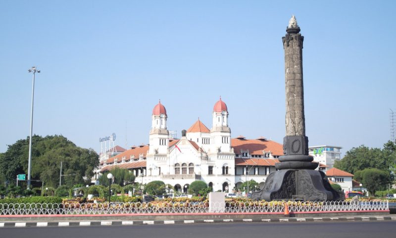 MENGEMBANGKAN PEREKONOMIAN SEMARANG MENJADI EKONOMI KREATIF DAN CERDAS
