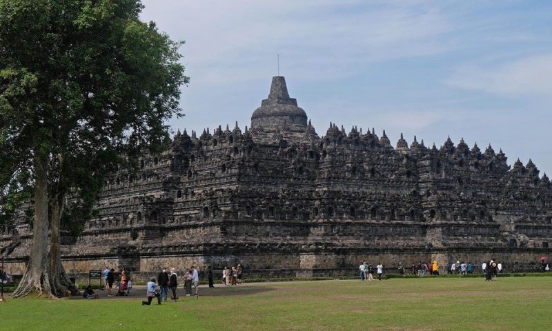 Kenaikan Harga Tiket Candi Borobudur Tuai Kontroversi