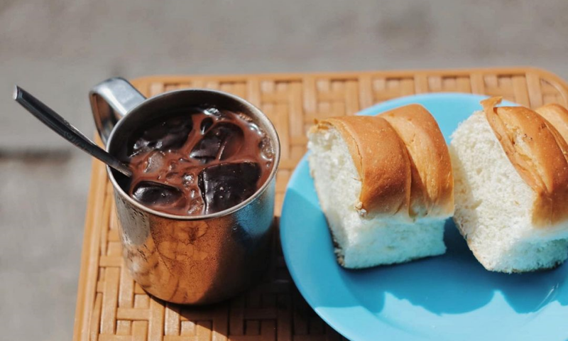 KELEZATAN ES COKELAT JADUL