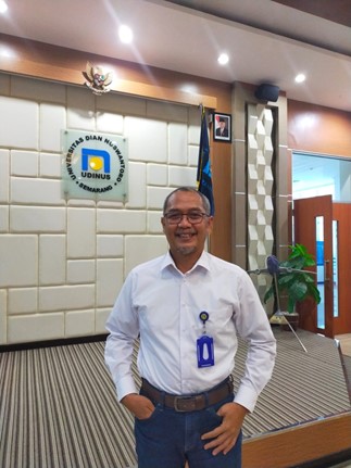 Mengenal Sosok Abdul Syukur, Dekan FIK Udinus