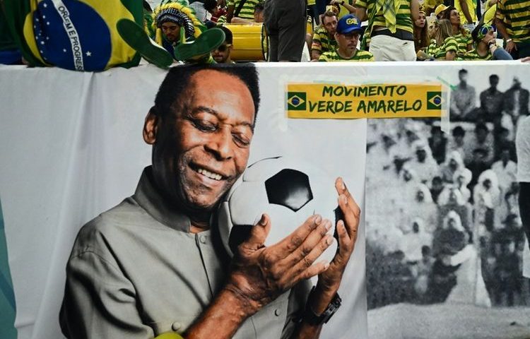 Perginya Sang Legenda Sepak Bola Brazil, Pelé