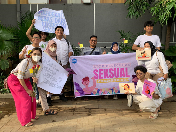 Mahasiswa Ilmu Komunikasi Udinus Gelar Kampanye Stop Pelecehan Seksual di Kawasan Wisata Kota Lama Semarang
