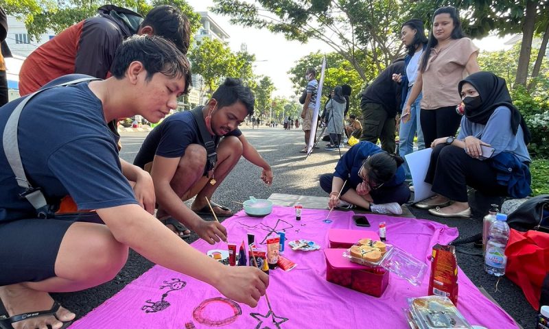 Press Release: Mengekspresikan Fenomena Fear of Missing Out (FOMO) dengan Menggambar Bersama Anak Muda Kota Semarang