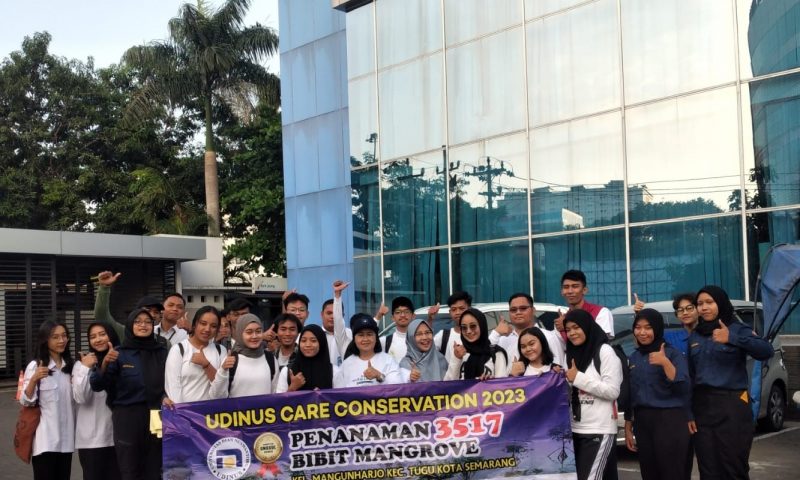 UNIVERSITAS DIAN NUSWANTORO AJAK MAHASISWA BARU 2023 MELAKUKAN KONSERVASI MANGROVE DI MANGUNHARJO