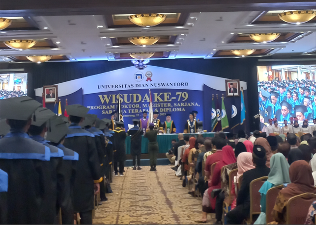 Hari Kedua Wisuda ke-79 Universitas Dian Nuswantoro Bagikan Inovasi Inspiratif