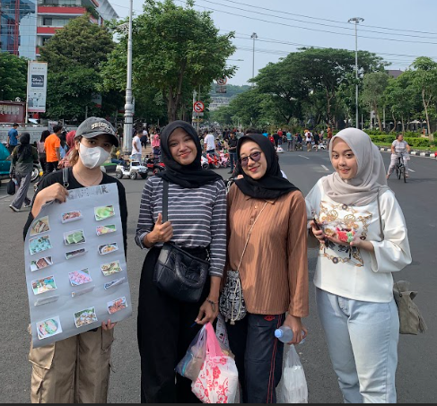 Mahasiswa Ilmu Komunikasi UDINUS Hadirkan campaign Experience Rasa Jajanan Tradisional, Kenalkan Jajanan Tradisional ke generasi muda.