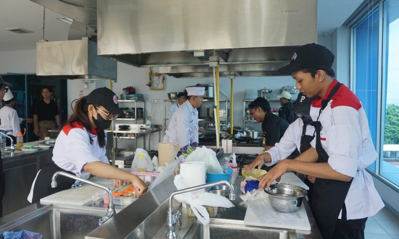 HMPP Udinus Adakan Kembali Hospitality Competition 2024, Salah Satunya Kompetisi Memasak dengan Tema Nusantara
