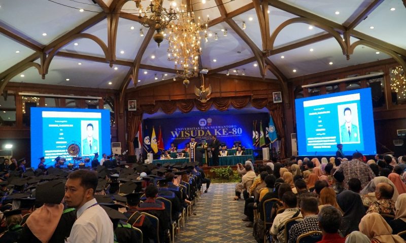 Hari Kedua Wisuda Ke-80 Udinus Dimeriahkan dengan Menyanyi Lagu Jawa Bersama