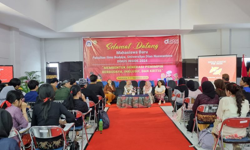 Tiga Alumni Berprestasi FIB Udinus Berikan Wawasan Karier kepada Mahasiswa Baru