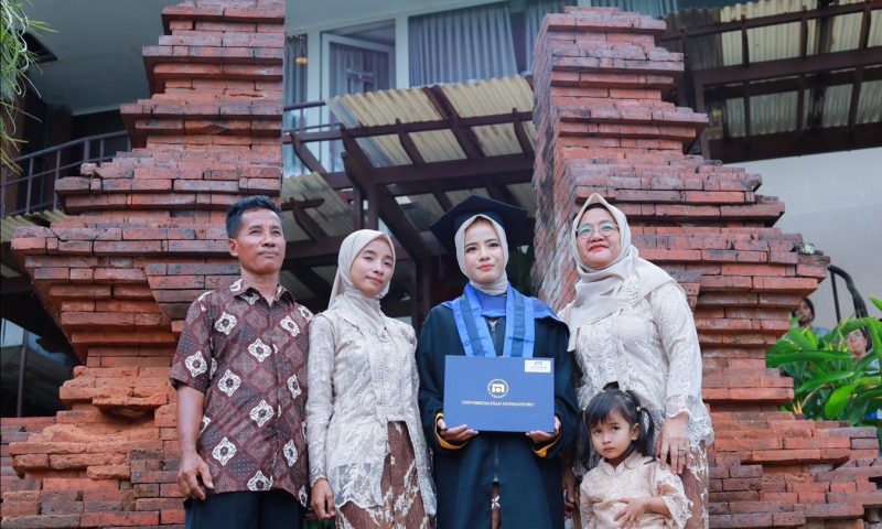 Universitas Dian Nuswantoro Luluskan 989 Mahasiswa di Wisuda ke-82
