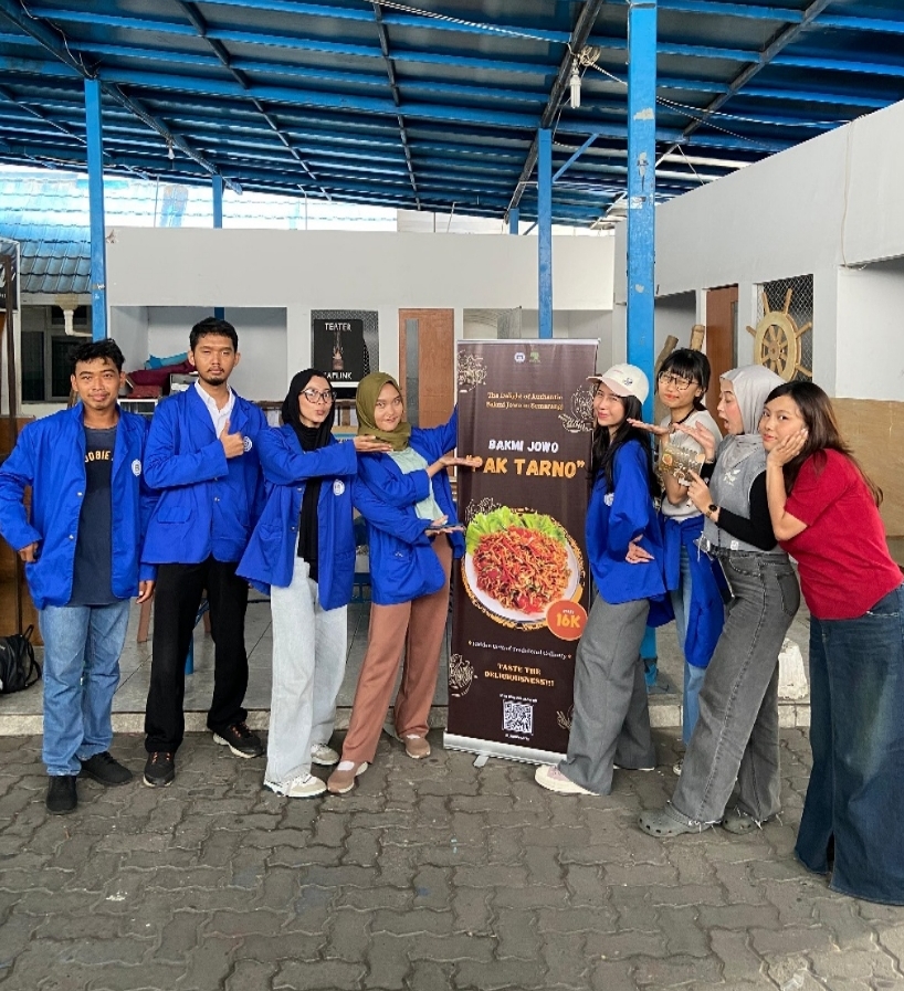 Mahasiswa Program Studi Bahasa Inggris UDINUS Angkat “Bakmi Jowo Pak Tarno” sebagai Hidden Gem Kuliner Semarang yang Wajib Dicoba