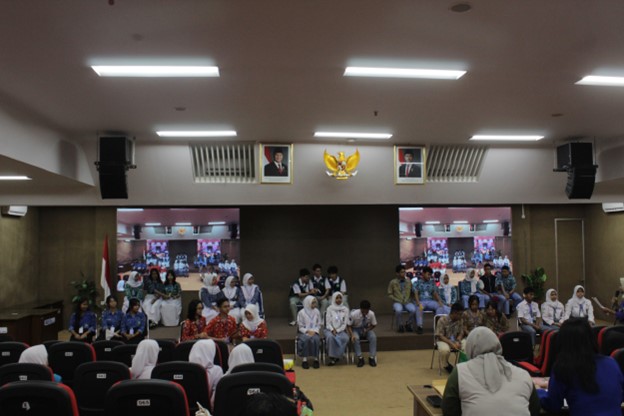DPM KM UDINUS jaring insan cerdas melalui Lomba Cerdas Cermat Nasional