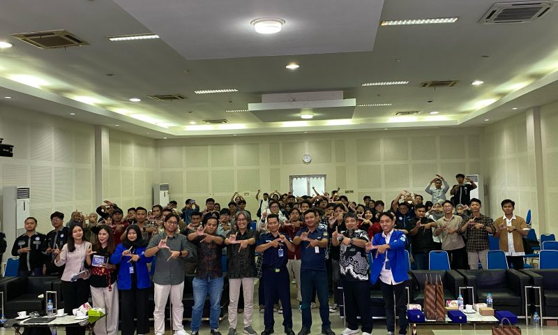 Seminar Nasional Teknik Elektro Bekali Gen Z Hadapi Dunia Kerja Digital