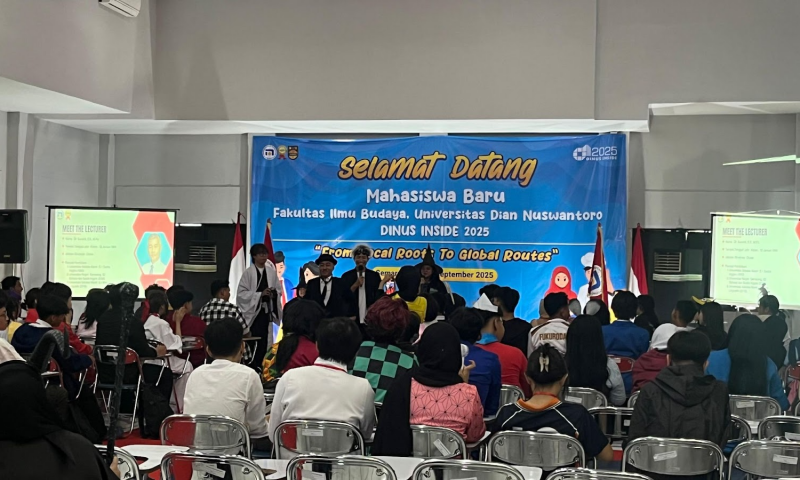 Maba dan Dosen FIB Tampil Cosplay di Dinus Inside 2025