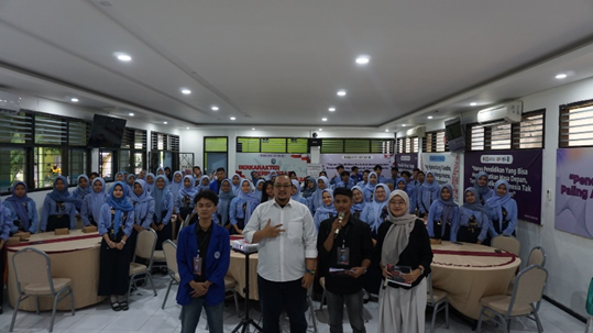 Workshop Edukasi Digital SMAFUTION Ajak Siswa SMK Negeri 2 Semarang Lawan Cyberbullying