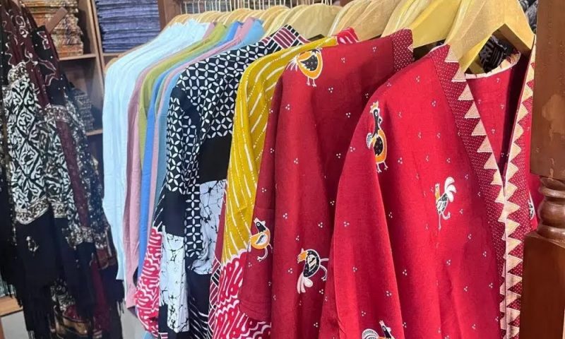 Batik Kembali dengan Warna Baru Jadi Tren di Kalangan Anak Muda