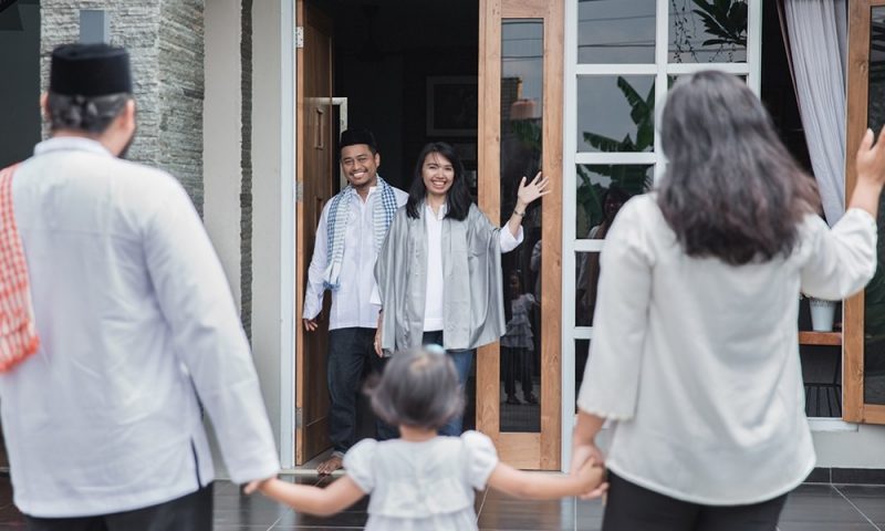 Hangatnya Silaturahmi dalam Tradisi Idul Fitri yang Tak Pernah Pudar