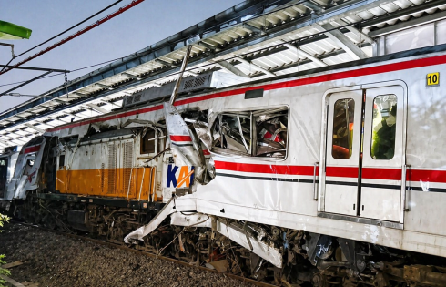 16 Tewas dalam Tabrakan Kereta di Bekasi, DPR Desak Dirut KAI Mundur